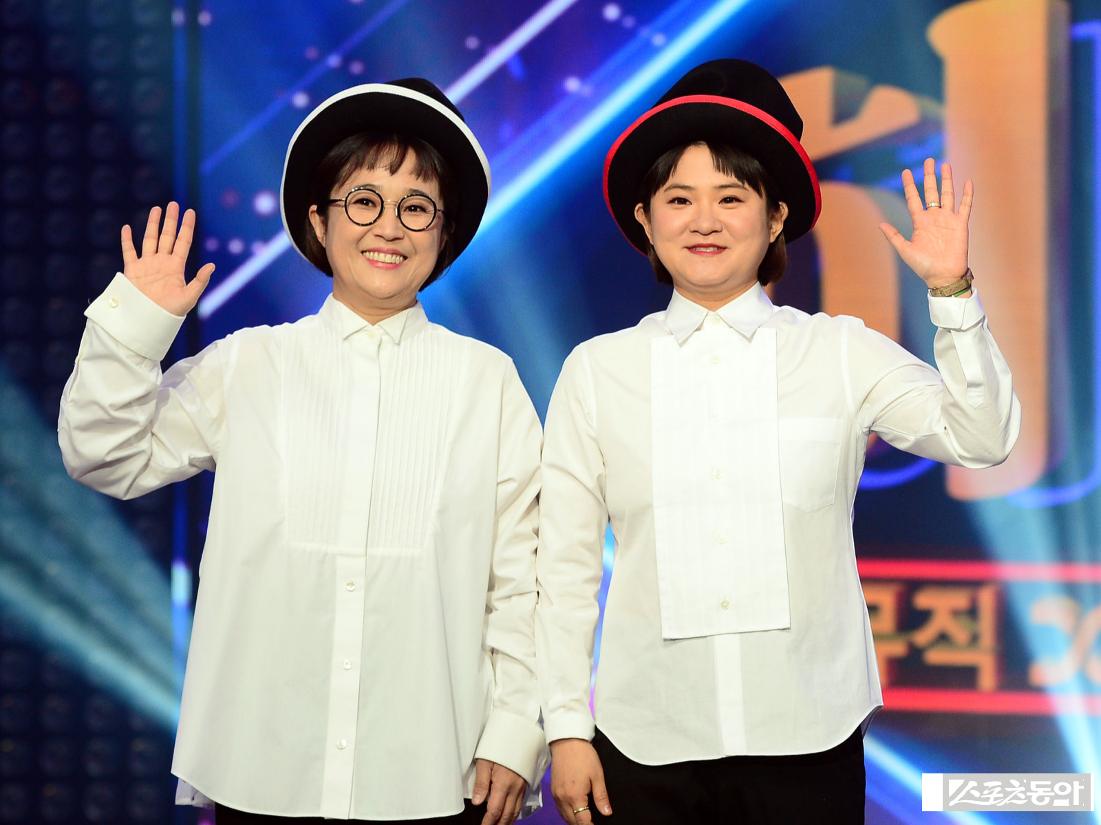 방송인 송은이(왼쪽)와 김신영. 스포츠동DB