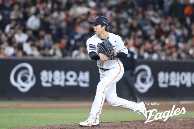“올 시즌은 없는 것으로 생각” 한화 엄상백, 결국 팔꿈치 수술로 시즌 아웃