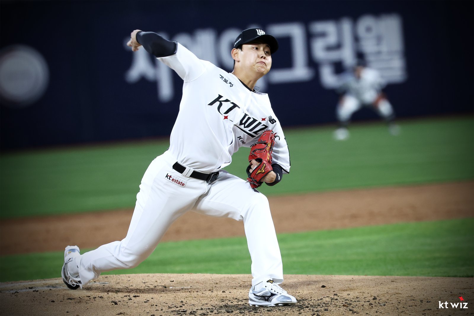KT 소형준이 23일 수원 KIA전에 선발등판해 힘차게 투구하고 있다. 사진제공｜KIA 타이거즈