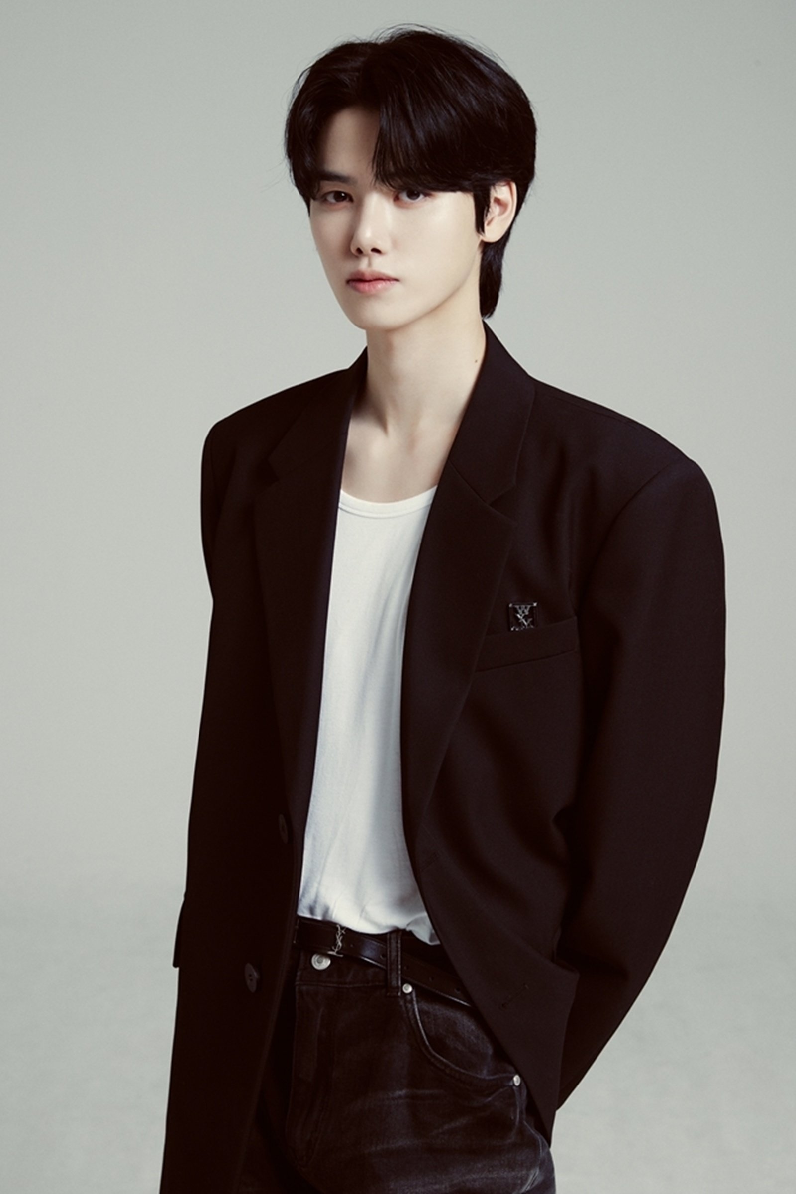 크래비티 민희, KIA 타이거즈 시구 재출격…‘승리 요정’ 영광 이을까