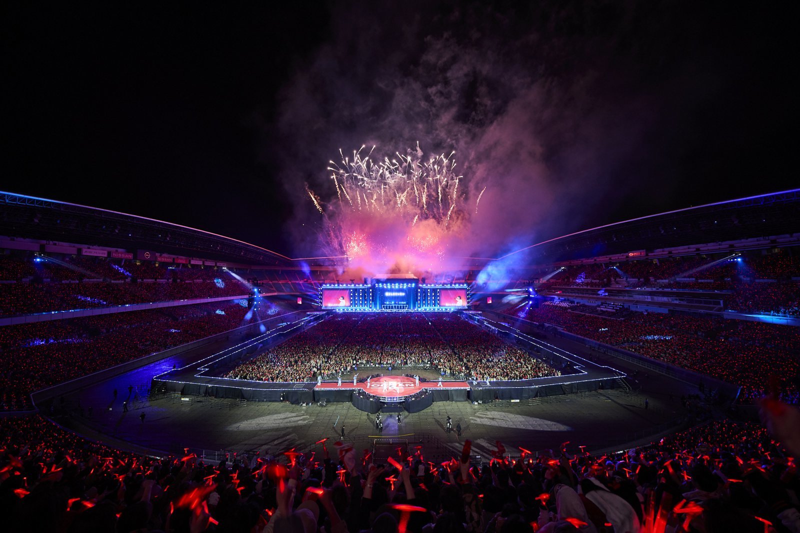 631만1000명의 관객이 두 사람의 무대를 함께했다. 20년에 걸쳐 동방신기가 ‘일본에서만’ 세운 공연 관객 동원 기록이다. 사진제공|SM엔터테인먼트