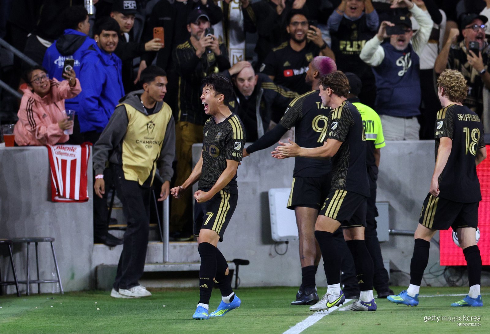 ‘손흥민 2도움’ LAFC, 톨루카에 2-1 극적인 승리→‘결승행 눈앞’
