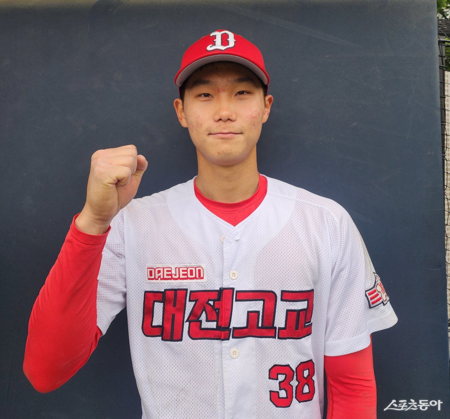 대전고 우주로가 3일 제80회 황금사자기 전국고교야구대회 겸 주말리그 왕중왕전 성남고와 1회전 맞대결을 마친 뒤 인터뷰하고 있다. 신월｜박정현 기자