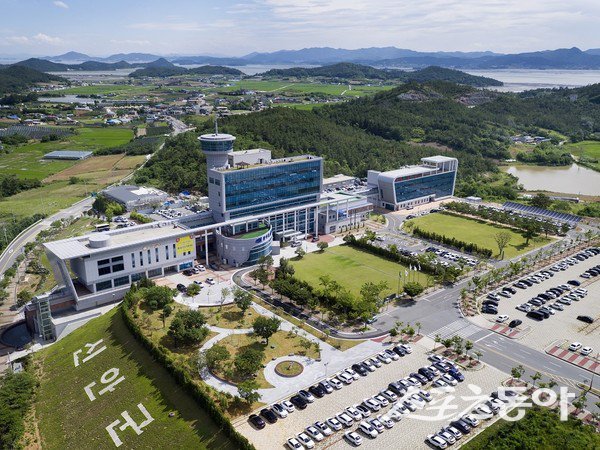 신안군청 전경. 사진제공=신안군