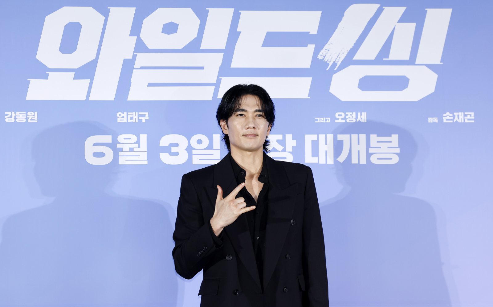 [서울=뉴시스] 김혜진 기자 = 배우 엄태구가 7일 오전 서울 광진구 롯데시네마 건대입구에서 열린 영화 ‘와일드 씽’ 제작보고회에서 포즈를 취하고 있다.  2026.05.07. jini@newsis.com