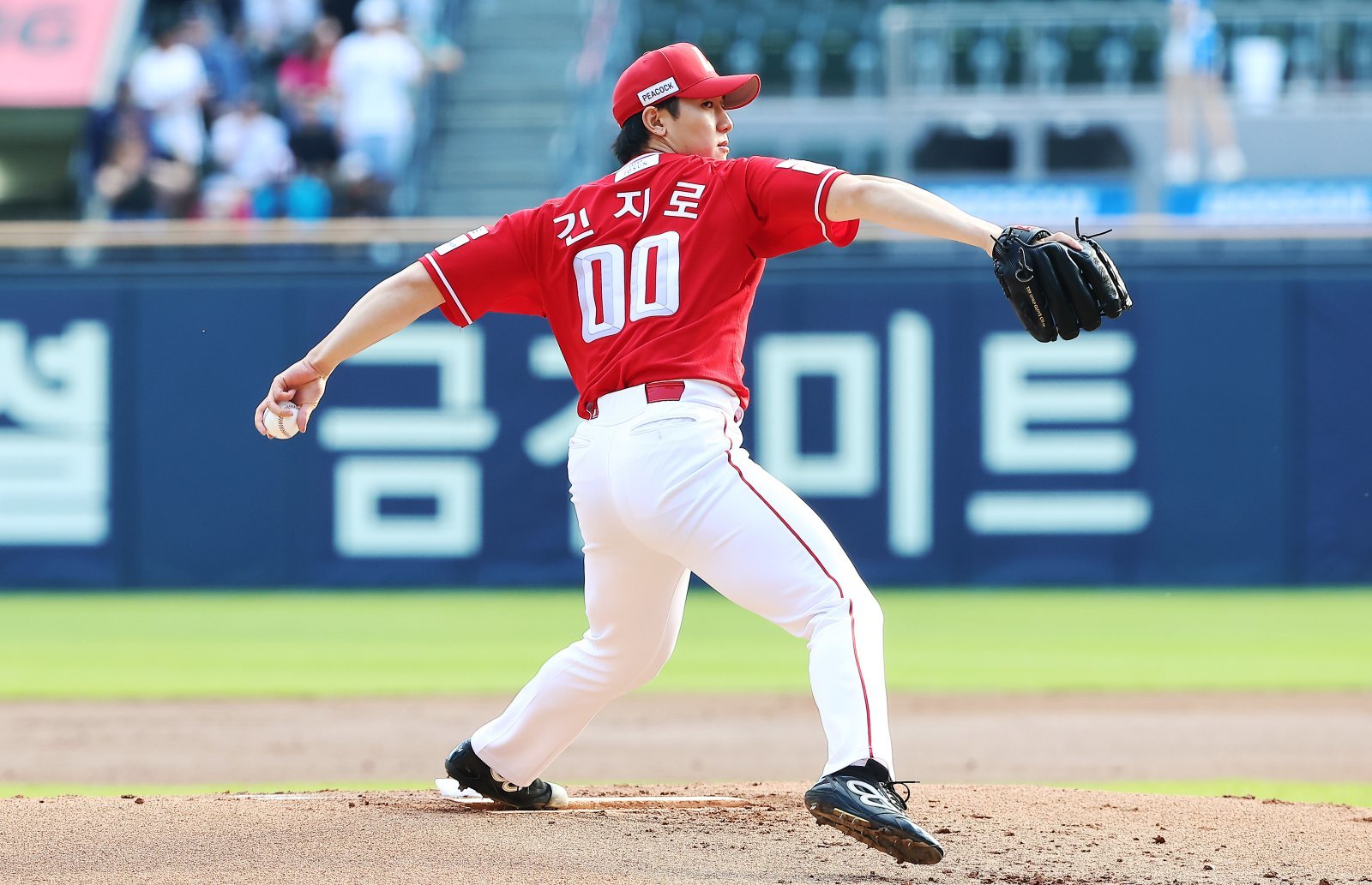 ‘3이닝 6볼넷 6실점’ SSG 긴지로 첫판 부진…생각 많아진 이숭용 감독 “고민 많지만 일단 믿어야” [SD 잠실 브리핑]
