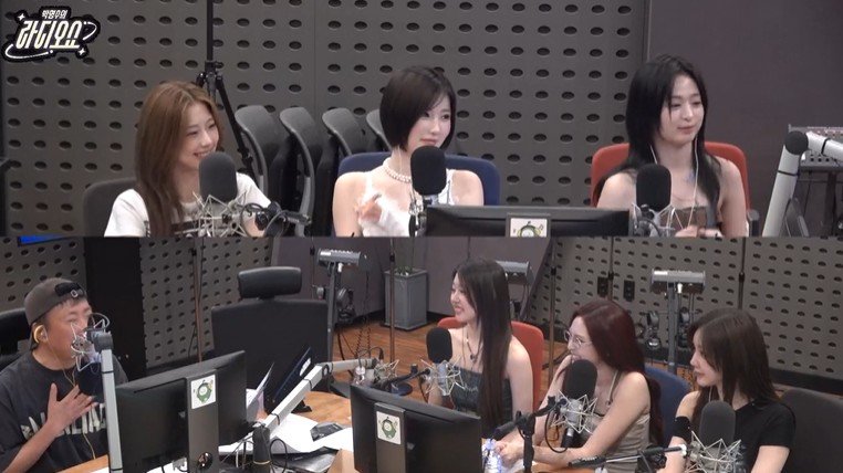 베이비몬스터 로라, 성과금 질문에 솔직 답변…“양현석과 회식” (라디오쇼)