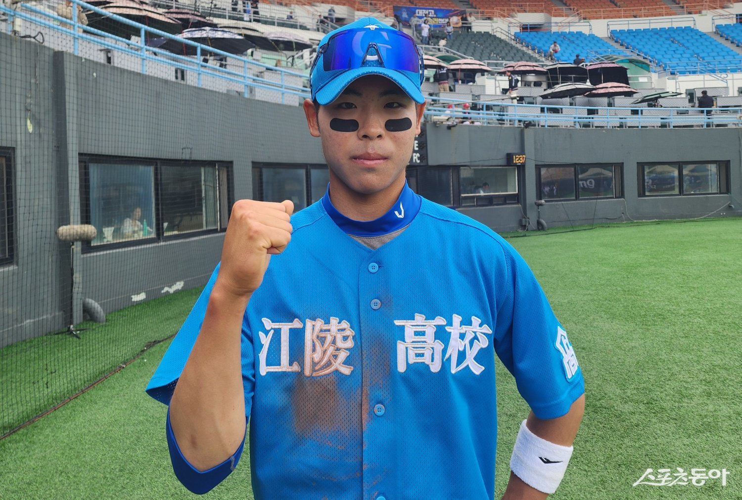 강릉고 전나엘이 12일 목동구장서 열린 대구고와 제80회 황금사자기 전국고교야구대회 겸 주말리그 왕중왕전 8강전을 마무리한 뒤 인터뷰하고 있다. 목동｜박정현 기자