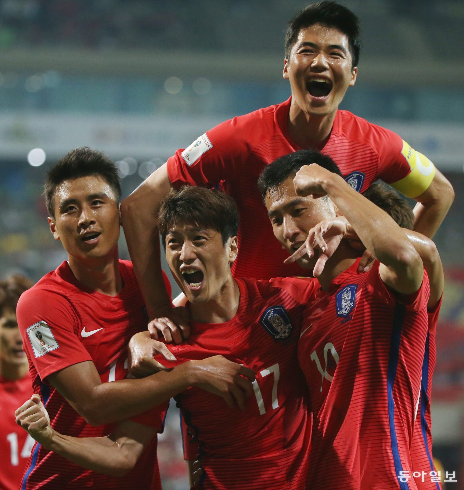 2010년대 한국축구를 이끈 레전드 이청용(왼쪽 2번째), 기성용(오른쪽 2번째), 구자철(왼쪽 끝)은 30일도 남지 않은 북중미월드컵을 앞두고 자신들의 축구인생을 바꾼 남아공월드컵을 돌아봤다. 스포츠동아DB