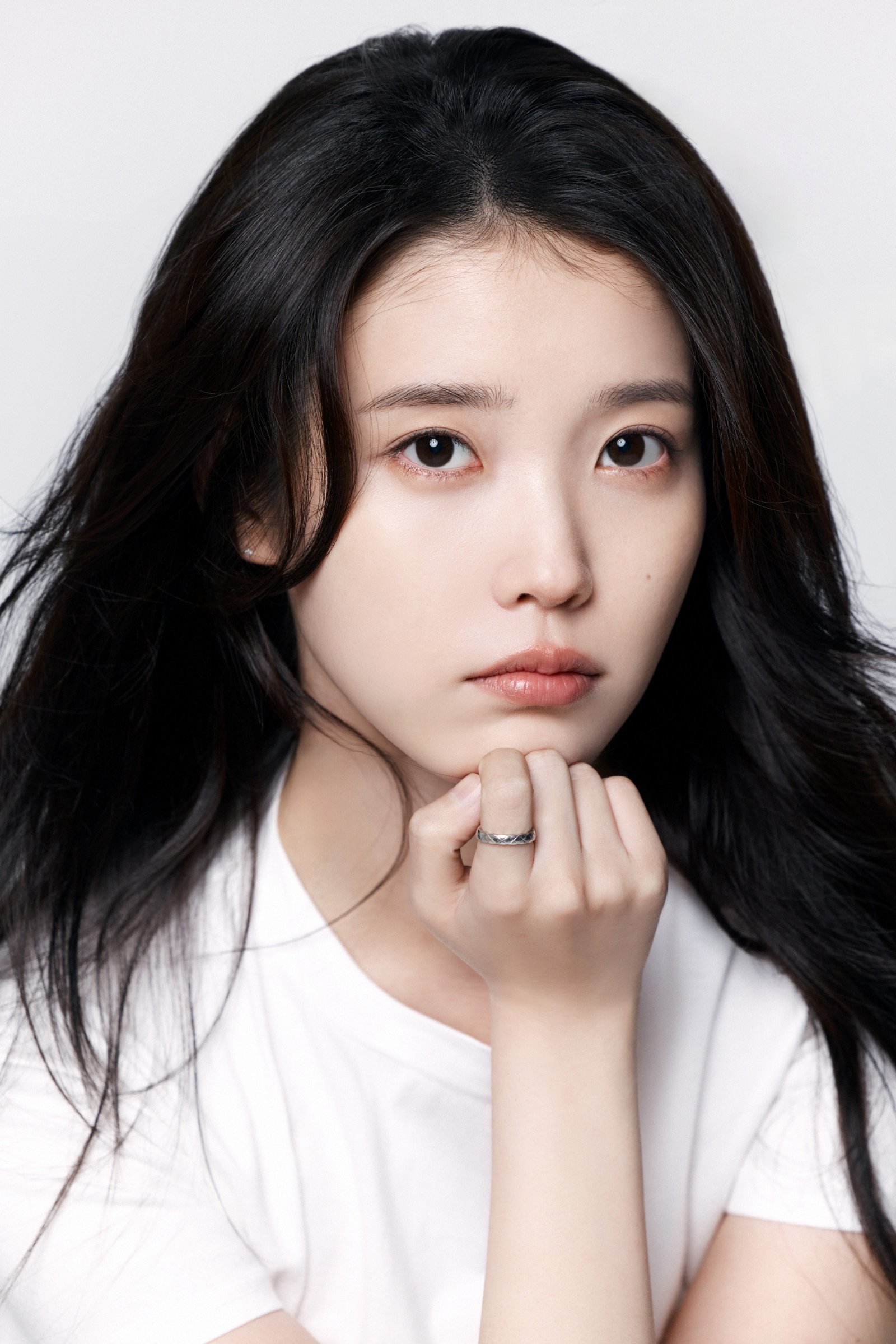 아이유, 생일 맞아 3억 기부…‘아이유애나’ 이름으로 나눔