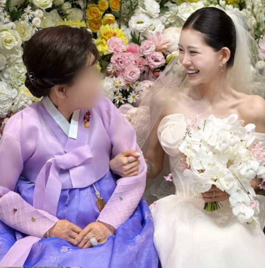 ‘故최진실 딸’ 최준희, 외할머니와 눈물의 투샷…“억측 그만” [SD이슈]