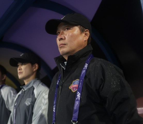 [SD 수원 인터뷰] 박길영 수원FC 위민 감독이 눈물로 전한 진심…“축구 외적 이슈에 덮였을지라도…앞으로도 여자축구를 향한 더 많은 관심을 부탁드린다”