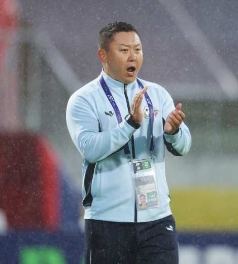 [SD 수원 인터뷰] 뜨거운 응원 등에 업고도 시큰둥한 내고향, “주민들이 축구에 관심 많나보지”