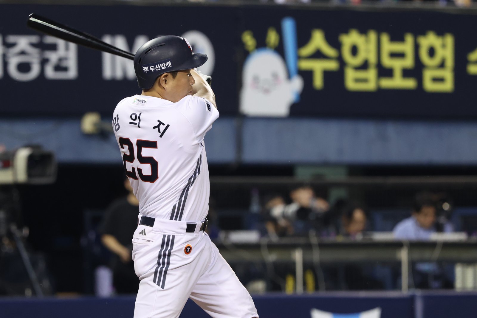 19일 잠실 NC전서 역대 KBO 최고령 2000안타를 달성한 두산 양의지는 지금에 만족하지 않고 더 많은 기록을 달성하겠다고 다짐했다. 사진제공ㅣ두산 베어스