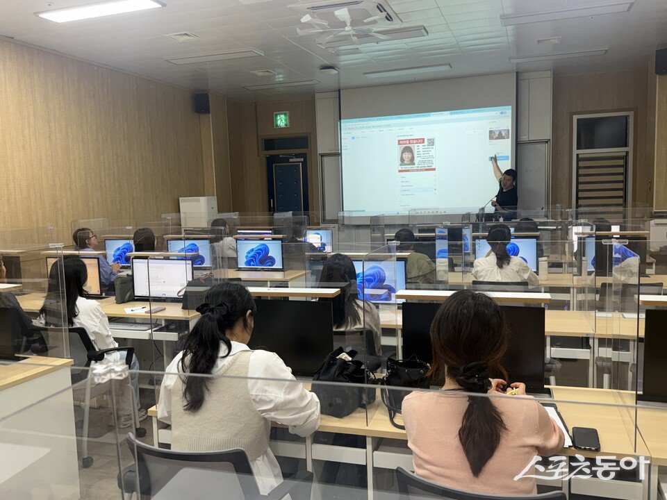 전남교육청은 21일 전라남도교육청창의융합교육원에서 ‘2026 전남아이행복 교사학습공동체’ 1차 연수를 열고 현장 중심 협력 연구와 교사 전문성 강화 활동을 본격 추진했다고 밝혔다. 사진제공=전라남도교육청