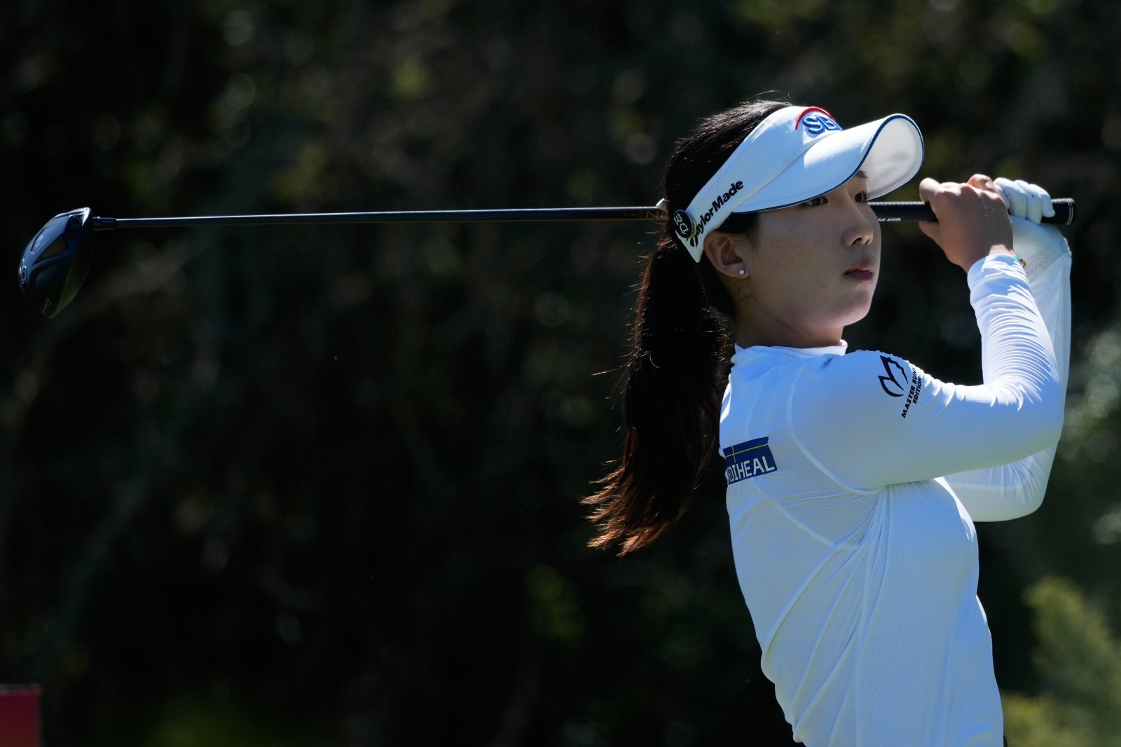힘겨운 루키 시즌 보내는 이동은, 톱랭커 대거 빠진 숍라이트 LPGA서 분위기 반전 이룰까
