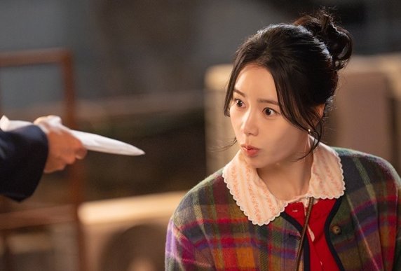 임지연, 재벌한테 돈 봉투 받았네 ‘띠용’ (멋진 신세계)