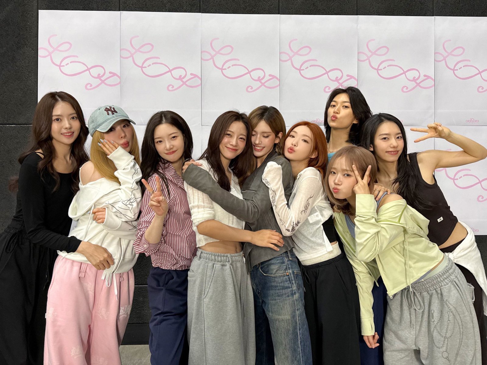 “무대 위 멤버들 생각하며 썼다” 아이오아이, 신곡 ‘갑자기’→‘IOI’ 무대 공개