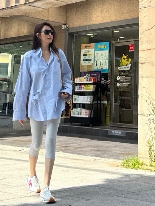 김혜수, 20대 기죽이는 감탄 각선미…호탕함도 여전 [DA★]