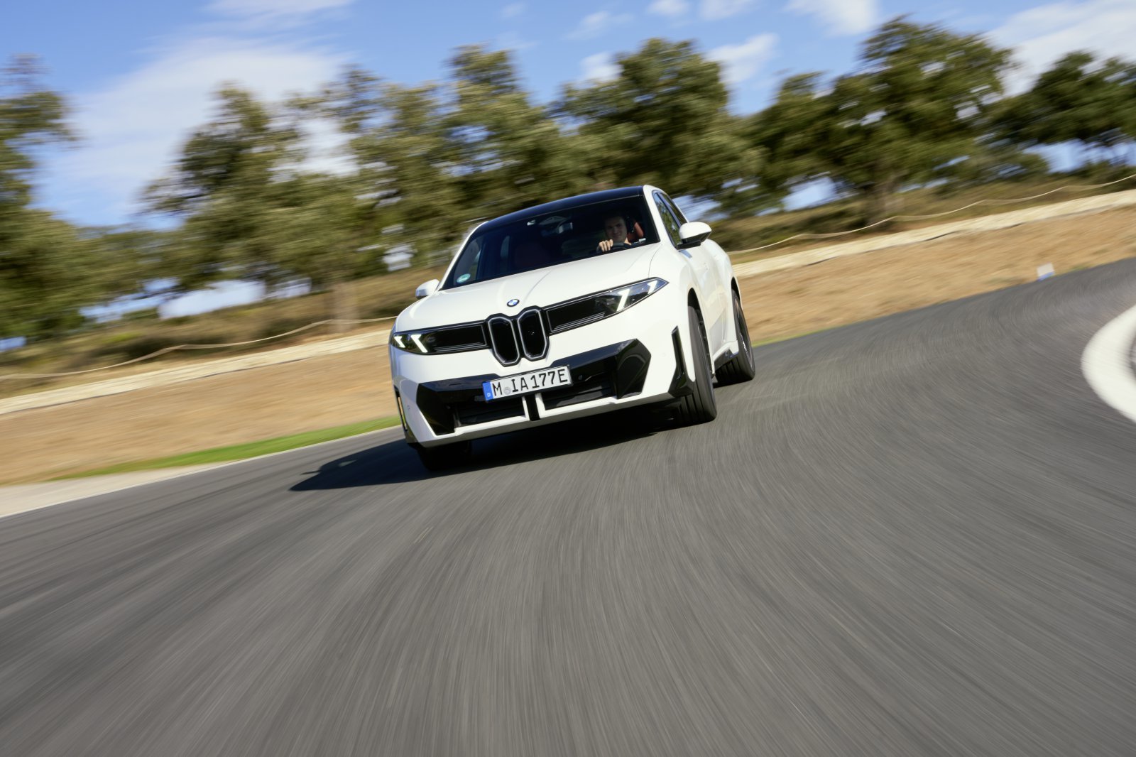 BMW의 차세대 전동화 모델 ‘더 뉴 BMW iX3’가 오는 3분기 국내에 공식 상륙한다. 사진제공|BMW코리아