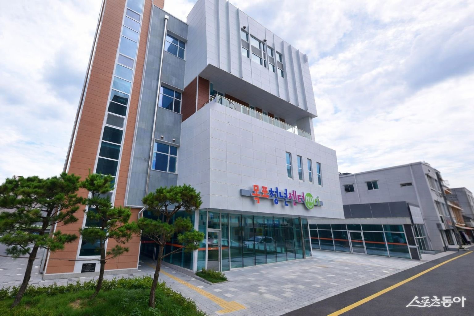 목포청년센터 누리는 지역에 정착해 사업을 키워갈 청년 창업가를 발굴하기 위해 청년창업공간 7개실의 신규 입주기업을 공개 모집한다고 밝혔다. 사진제공=목포시