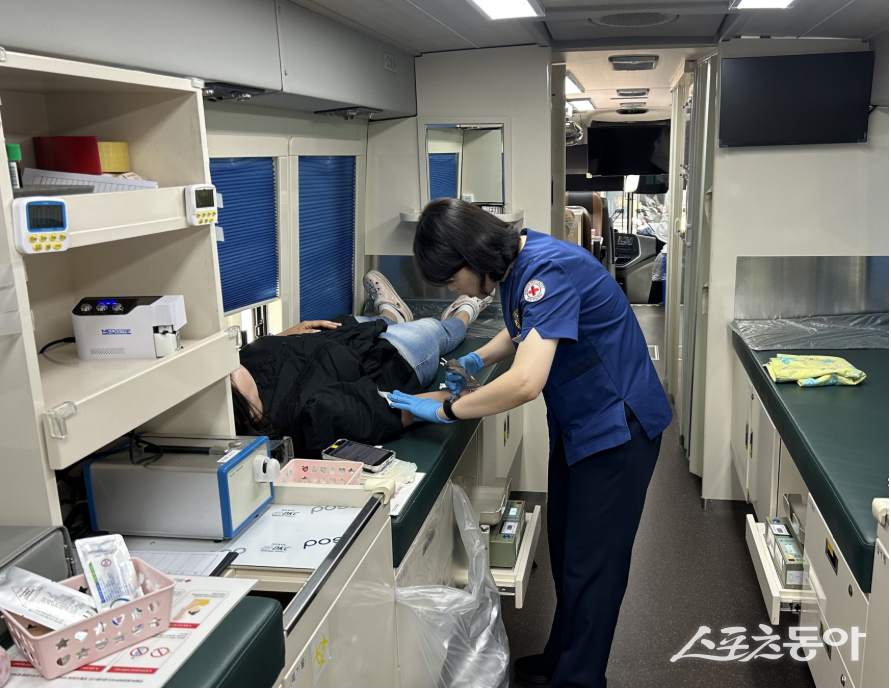 힘퍙군은 지난 29일 군청과 보건소 일원에서 대한적십자사 광주전남혈액원과 함께 헌혈 행사를 개최하고 군민들의 자발적인 참여를 이끌어냈다고 밝혔다. 사진제공=함평군