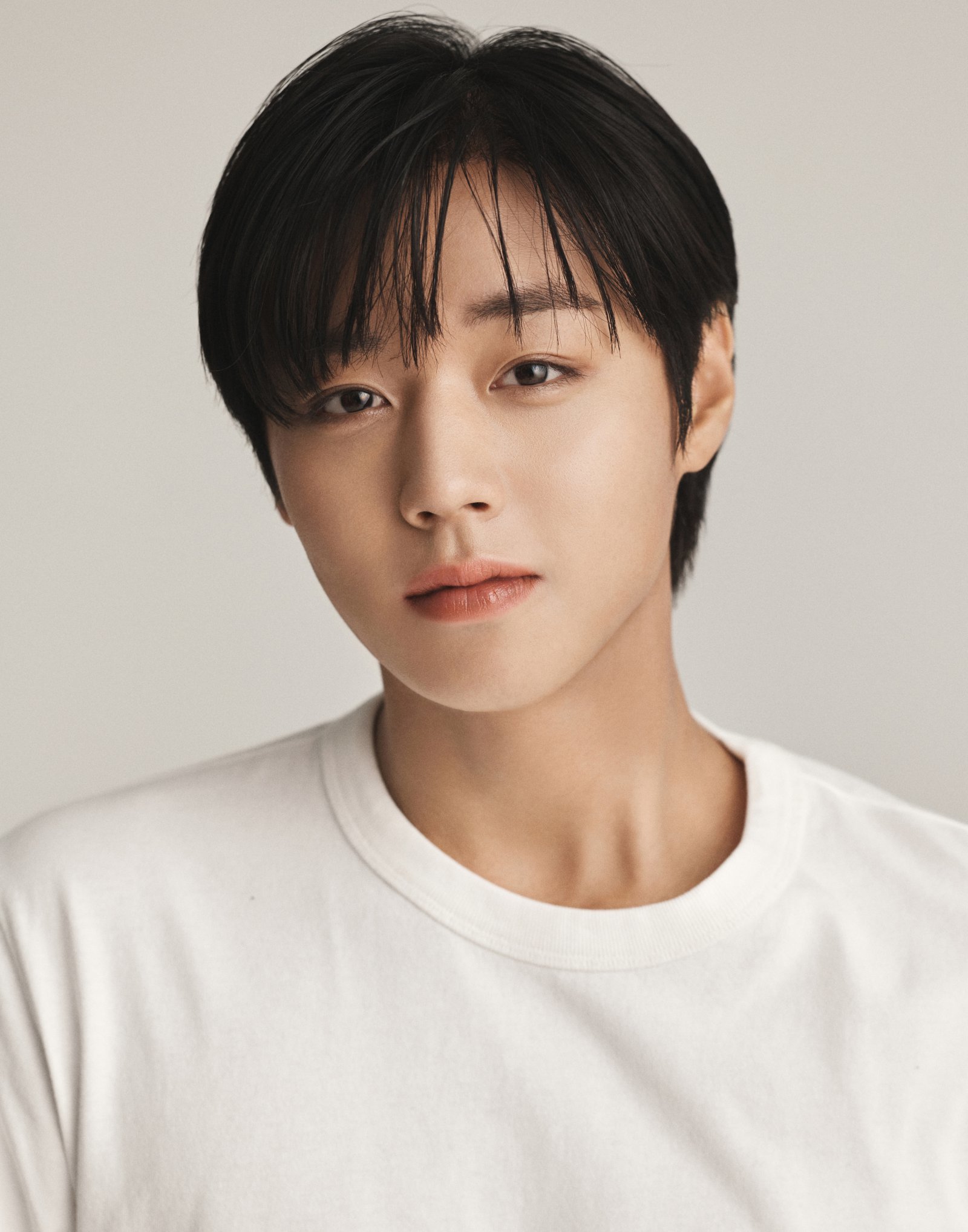 박지훈, “팬들은 사랑 보다 더 북받쳐 오르는 존재”
