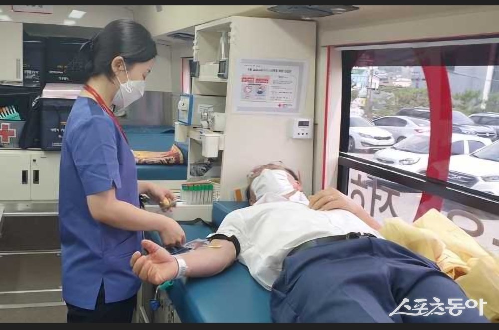 무안군은 지난 5월 29일 대한적십자사 광주전남혈액원과 협력해 군청과 보건소에서 ‘사랑의 헌혈 행사’를 진행했다고 밝혔다. 사진제공=무안군