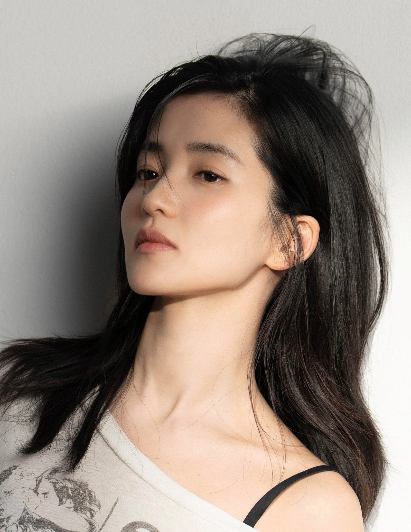 김태리, 무심한 듯 치명적…새 프로필 공개