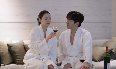 이민우, 결혼 2개월 만 신혼여행…“펑후 베이비 만들까?”