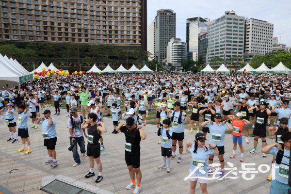 한국수력원자력 ‘2026 마인드마라톤(Mind Marathon)’ 참가자들이 준비운동을 하고 있다. 사진제공 ㅣ 한수원