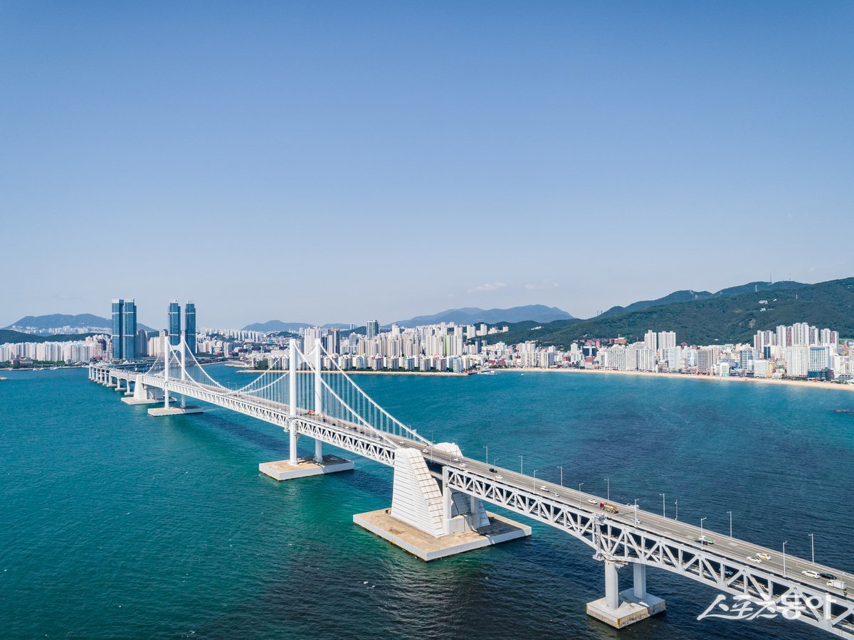 부산 광안대교 전경.