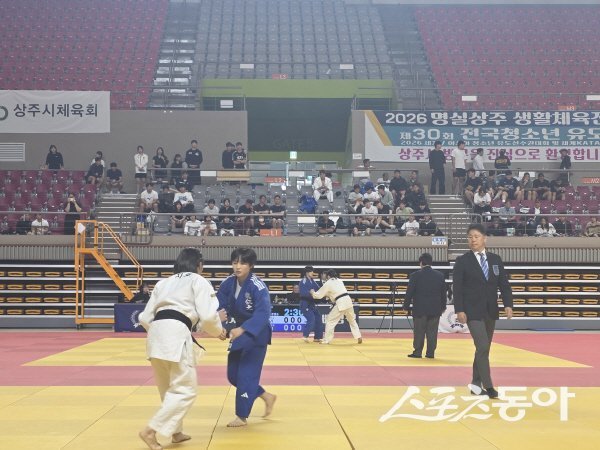 ‘제30회 전국 청소년 유도선수권대회 및 2026 상주시 생활체육 전국 유도대회’가 상주실내체육관에서 진행되고 있다. 사진제공 ㅣ 상주시