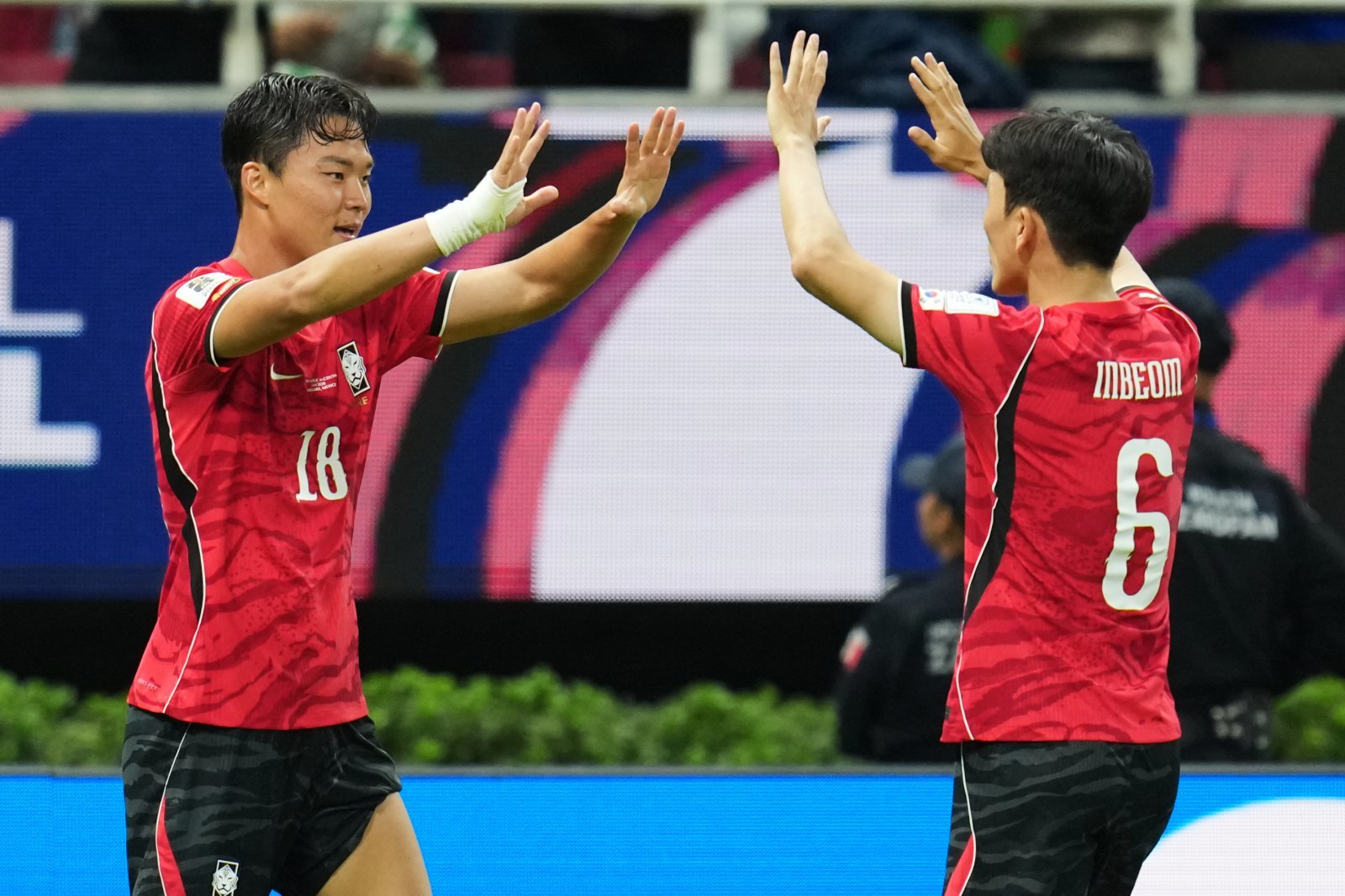 [북중미WC] BBC,“수준 높은 황인범의 골이 한국의 반격을 이끌다”…ESPN,“한국은 이길 자격이 있었다”