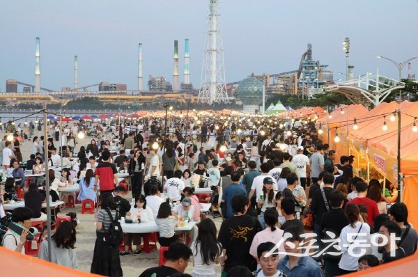 포항시 송도해수욕장 일원서 열린 ‘2026 포송마차’가 시민과 관광객들의 큰 호응 속에 성황리에 마무리됐다. 사진제공 ㅣ 포항시