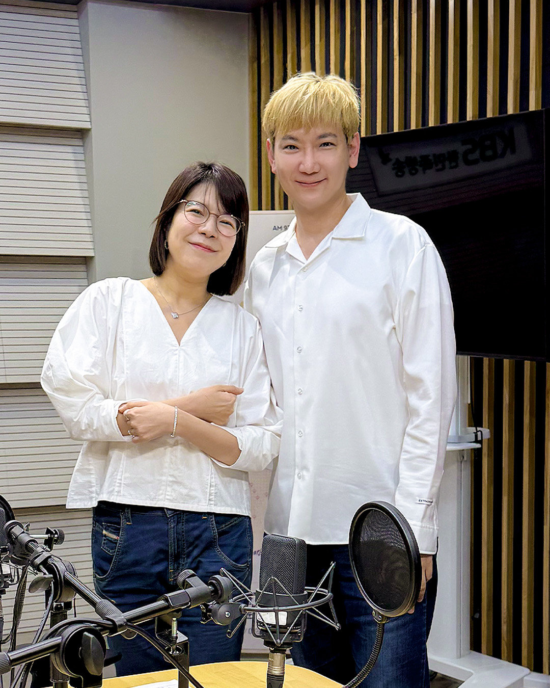 윤지영 아나운서와 KoN(콘)