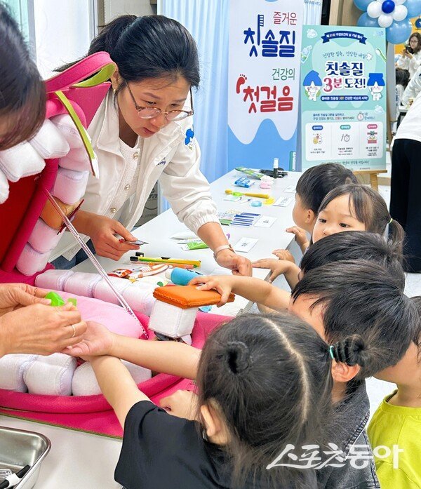 장성군은 6월 한 달 동안 보건소와 학교, 어린이집 등을 중심으로 지역주민을 대상으로 한 구강보건 행사를 추진한다고 밝혔다. 사진제공=장성군