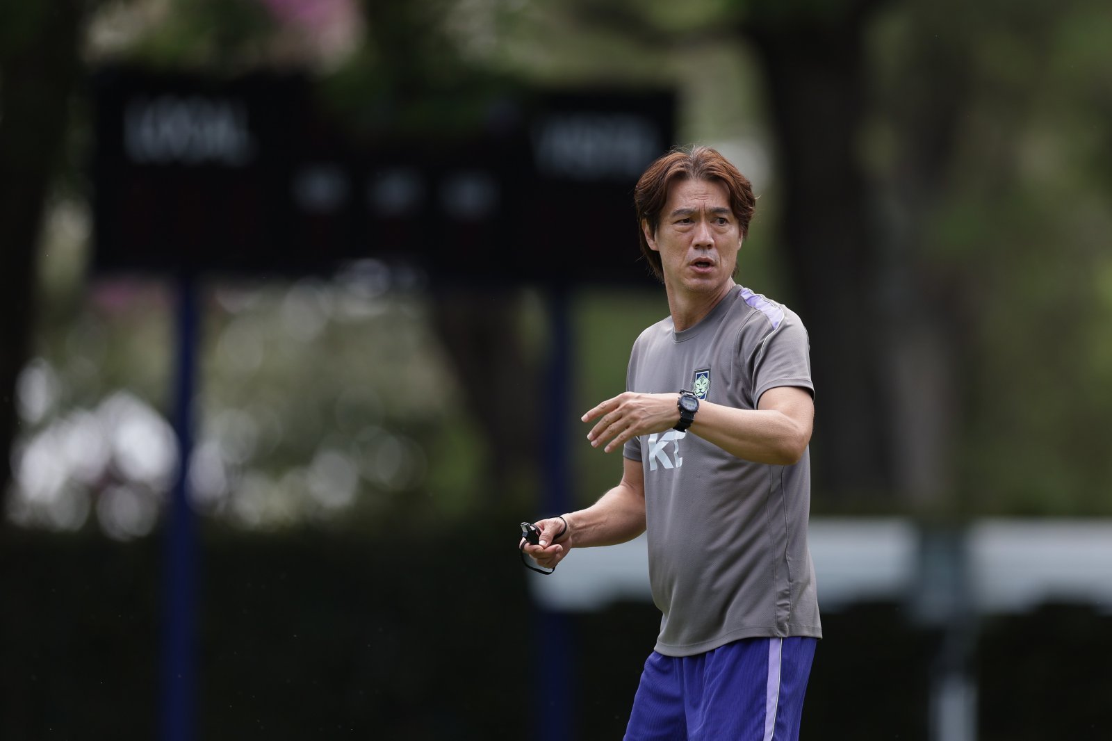 홍명보 축구국가대표팀 감독이 16일(한국시간) 멕시코 할리스코주 사포판의 치바스 베르데 바예서 열린 훈련 도중 선수들을 지도하고 있다. 사진제공|대한축구협회