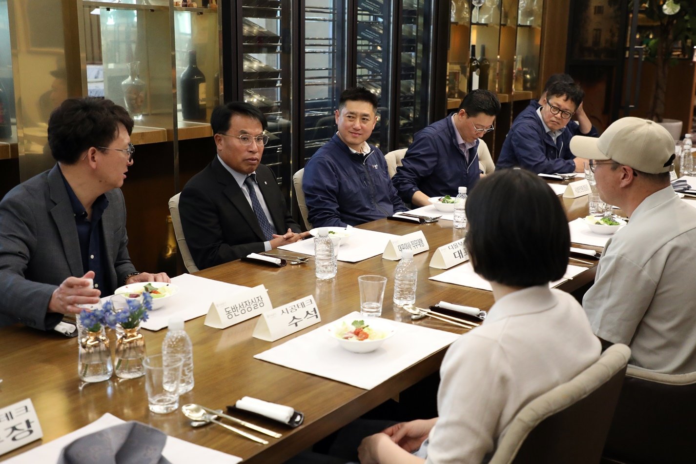 M650 관련 계약업체 관계자들과 간담회를 진행중인 남한규 강원랜드 대표이사 직무대행