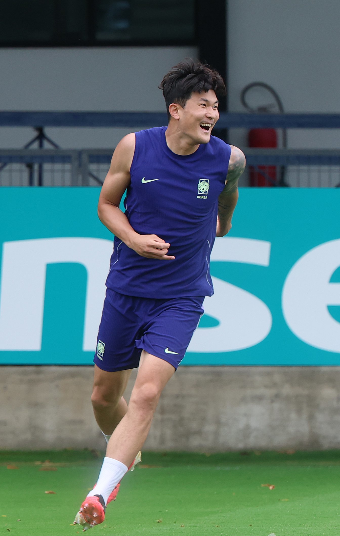 [SD 과달라하라 라이브] 사우디 득점왕 퀴뇨네스도, 온몸이 무기인 히메네스 꽁꽁 묶어라…수비 핵심 김민재, 멕시코 화력 봉쇄 특명