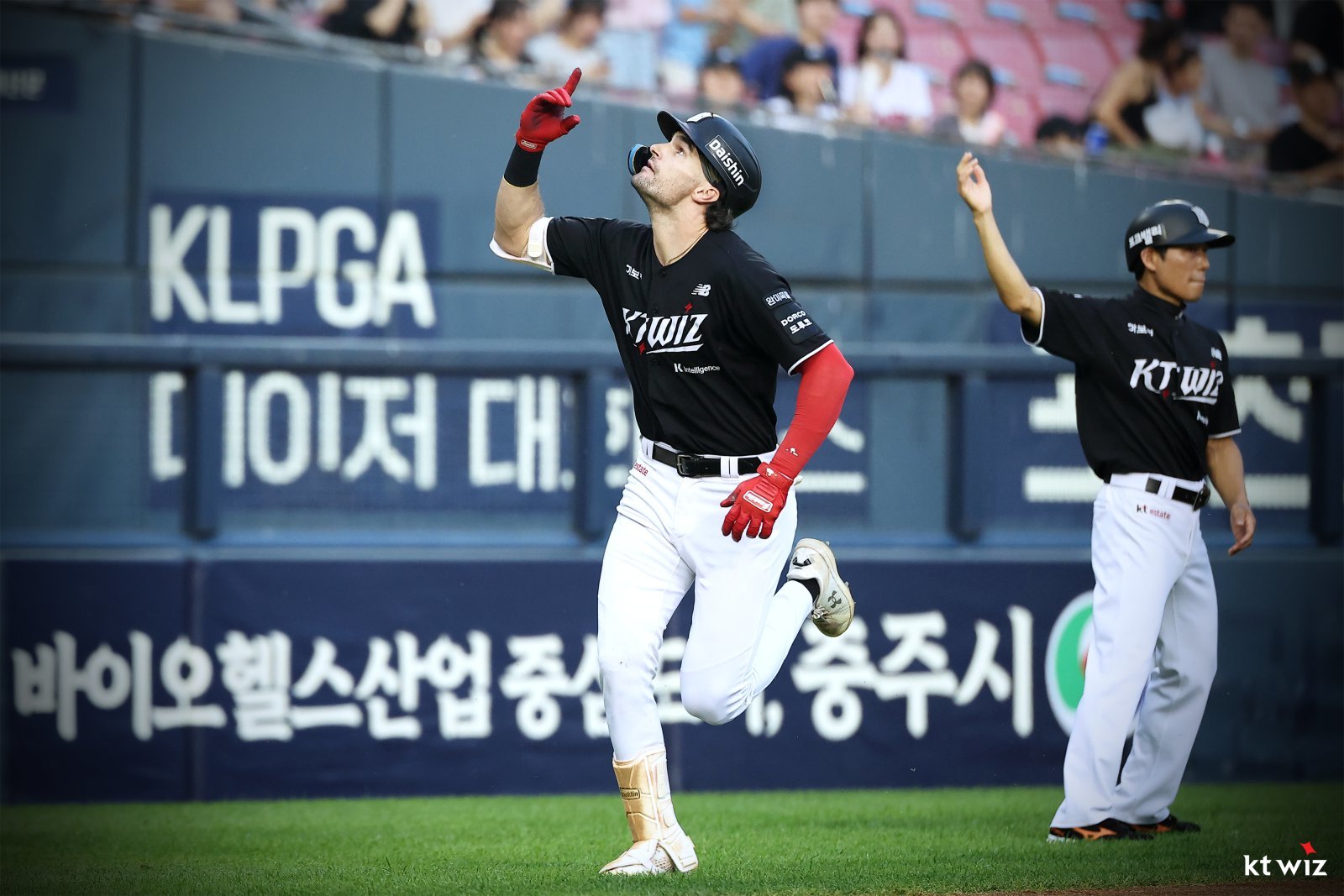KT 샘 힐리어드(사진)은 ABS 적응에 어려움을 겪었지만, 이강철 감독의 믿음에 보답하며 서서히 반등하고 있다. 사진제공|KT 위즈