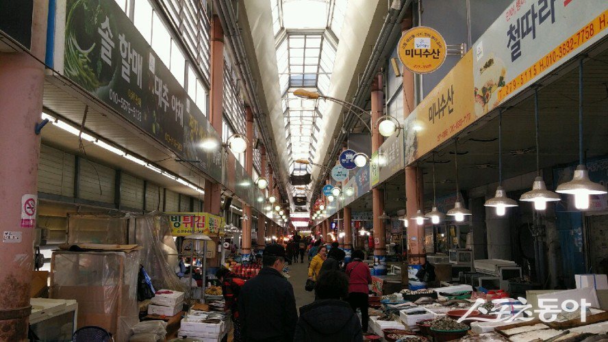 목포시는 오는 20일 오후 6시 동부시장 주차장에서 ‘별별 야시장’ 개장식을 열고 본격적인 운영에 들어간다고 밝혔다. 사진제공=목포시