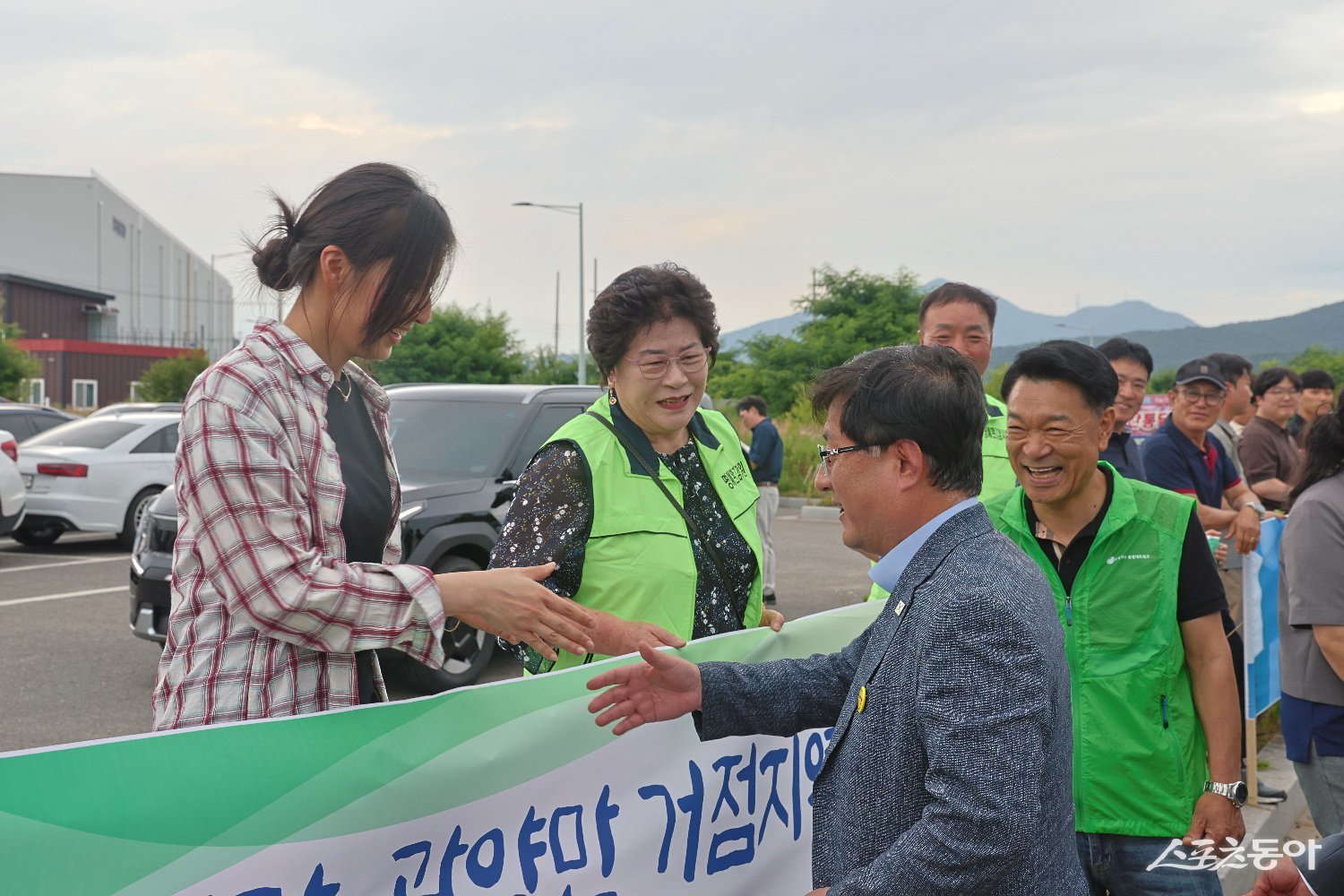 광양 배알도 수변공원을 방문한 김성환 기후에너지환경부 장관. 사진제공=광양시