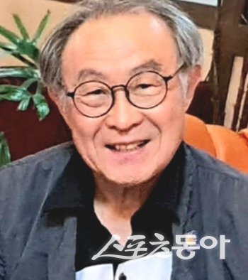 제10회 매계문학상 본상 수상자 이기성 시인. 사진제공 ㅣ 김천시