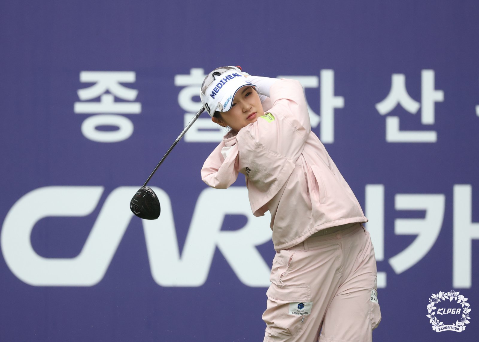 조모상 슬픔 속 2라운드 마친 박현경, “아빠 마음 짐작하니 내가 더 아파”