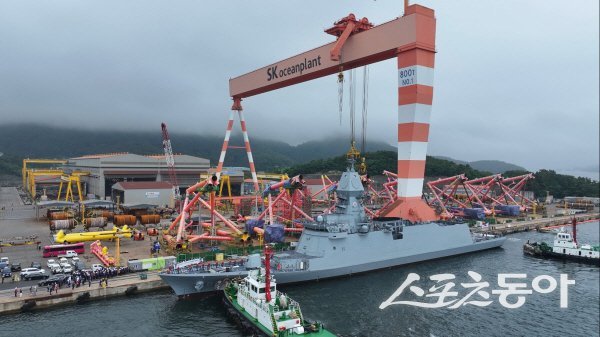 최신예 호위함 ‘경북함(울산급 Batch-Ⅲ 2번함)’이 19일 해군에 정식 인도됐다. 사진제공 ㅣ 경상북도