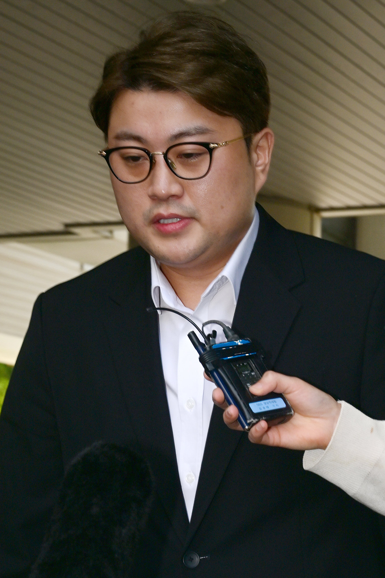음주 운전 뺑소니 등 혐의로 구속돼 복역하던 가수 김호중이 가석방 심사를 통해 30일 출소가 확정됐다. 뉴시스