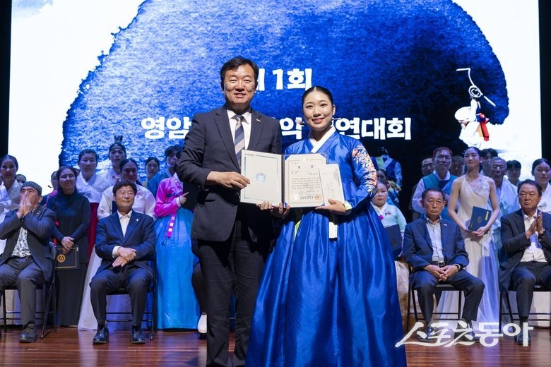 영암군은 지난 20일부터 21일까지 한국트로트가요센터와 가야금산조기념관에서 열린 제1회 영암 전국국악경연대회를 성공적으로 마무리했다고 밝혔다. 사진제공=영암군