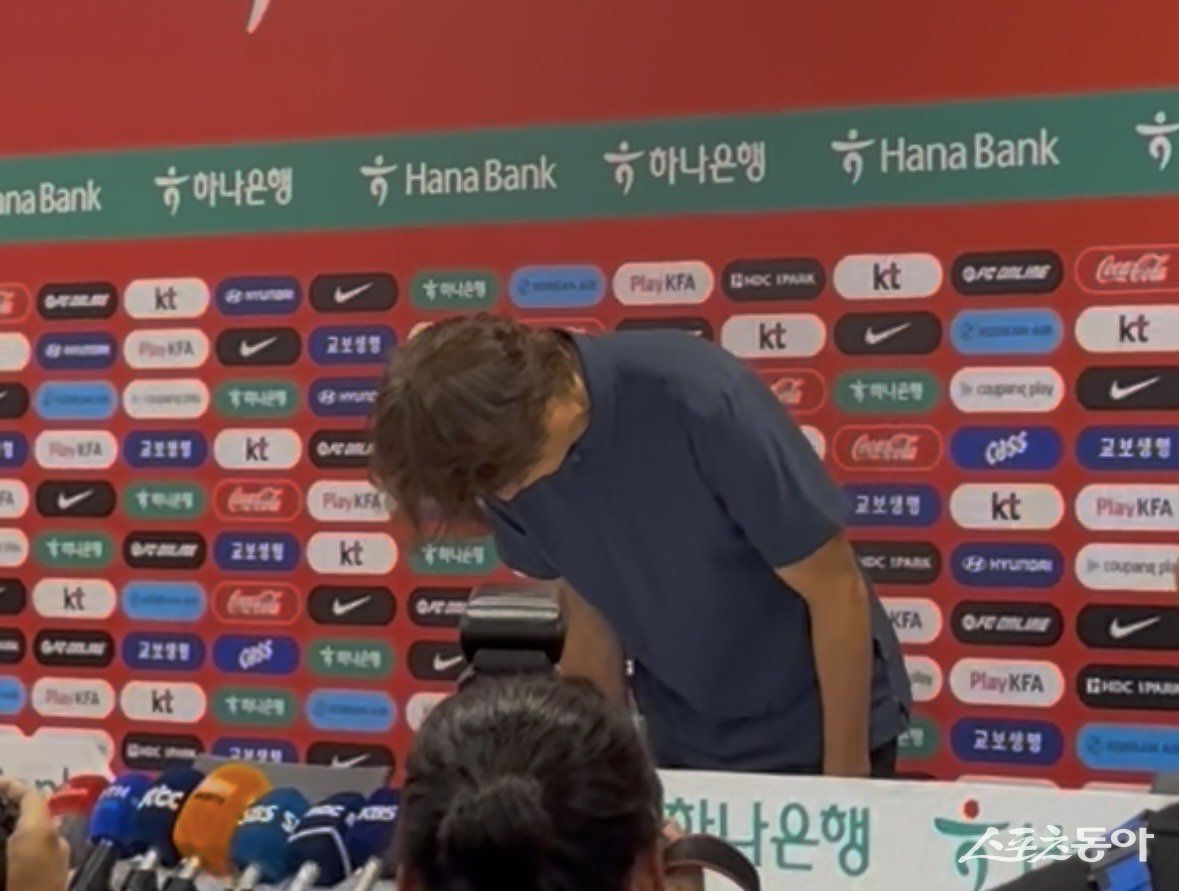 홍명보 감독이 29일(한국시간) 멕시코 할리스코주 사포판의 치바스 베르데 바예에서 열린 기자회견서 대표팀 감독직 사퇴를 공식 발표했다. 사포판|백현기 기자 hkbaek@donga.com