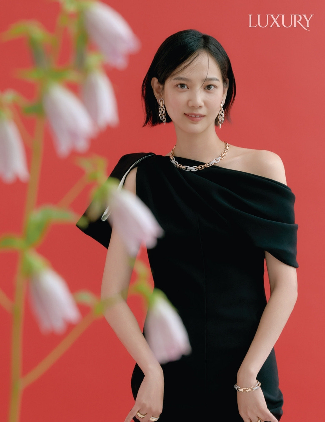 ‘♥김무열’ 윤승아, 오랜만의 화보…우아함 극대화한 럭셔리 비주얼